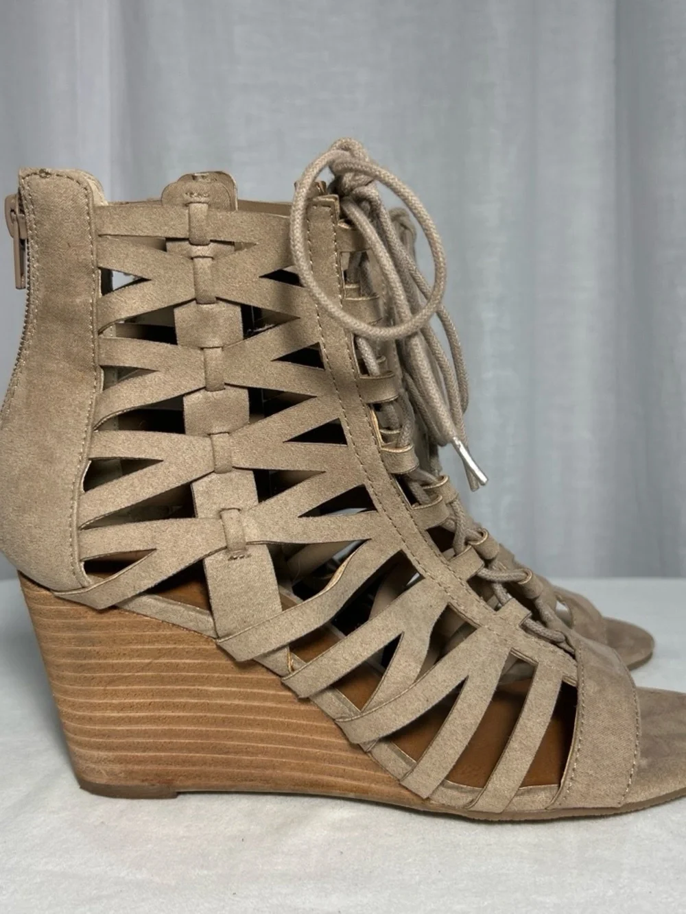 Crown Vintage | Strappy Lace-Up | Wedge Sandal | Size 8 | 3” Heel